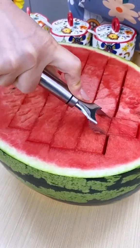 Watermelon Slicer
Link in bio! Or
⭐PLEASE COMMENT LINK✨ and I will send you the link to this product from Amazon! ❤️
#kitchengadget #mealprepideas #amazonkitchenfinds #amazonfavorites #amazonmusthaves
Follow @urbanguru88
🎥: gadgets0011